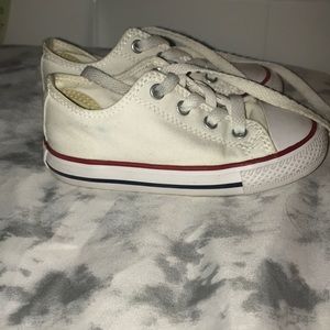White low top converse